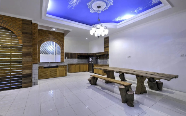 Riverside Hostel Padang