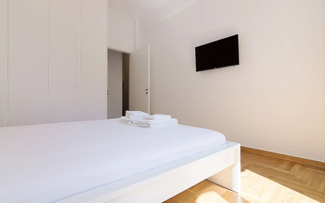 Spacious two bedroom apartment in Central location