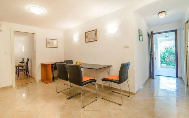 Apartments Pino 106
