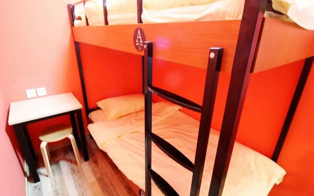 Meet Fish International Youth Hostel