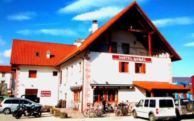Отель Hostal Rural Haizea Ронсесвальес вид на фасад