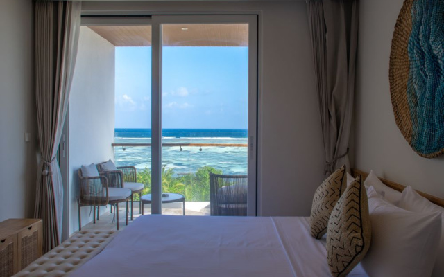Stone Beach Club, Dhiffushi