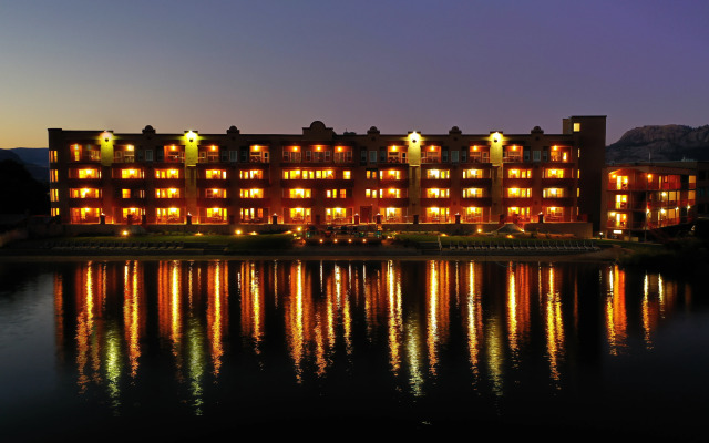 Holiday Inn Hotel & Suites Osoyoos