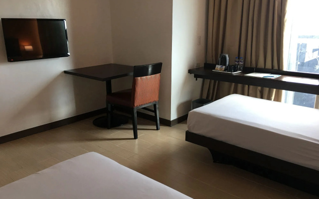 Holiday Inn Express Manila Newport World Resorts