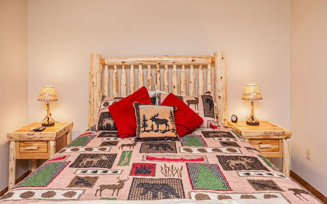 Dancing Bear Lodge by Taylor Made Deep Creek