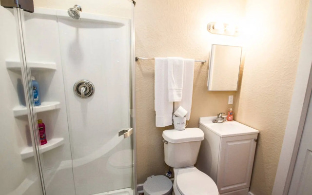 Remodeled Studio Near Downtown