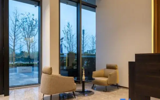 Yifeng  Hotel