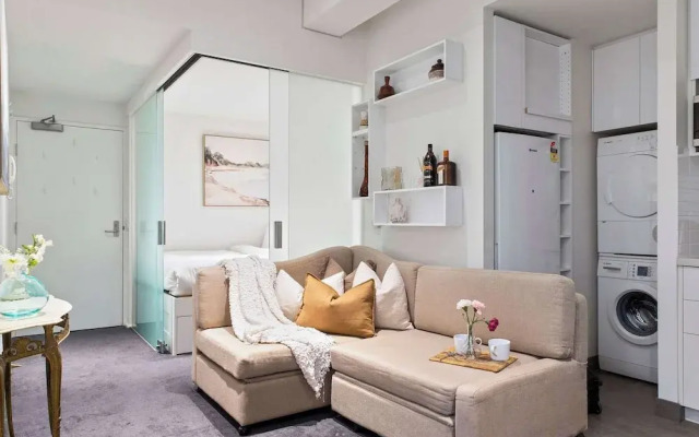 A Cozy CBD Studio Near Melbourne Central