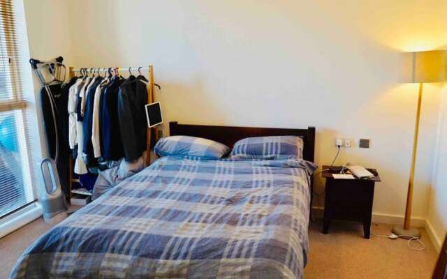 Отель Modern 1 Bedroom Apartment in Central Location Великобритания, Лондон - отзывы, цены и фото номеров - забронировать отель Modern 1 Bedroom Apartment in Central Location онлайн комната для гостей