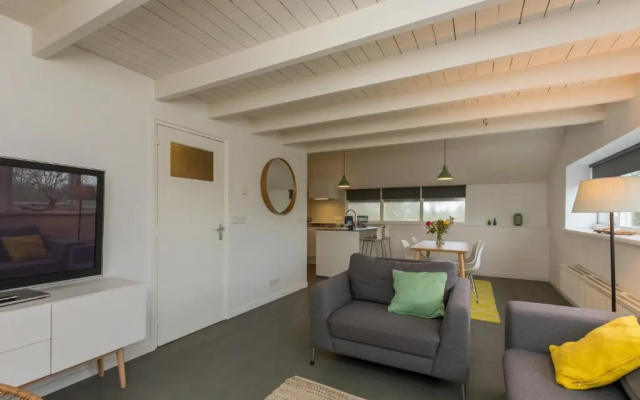 Bovenappartement Kon. Emmaweg 6, Vrouwenpolder