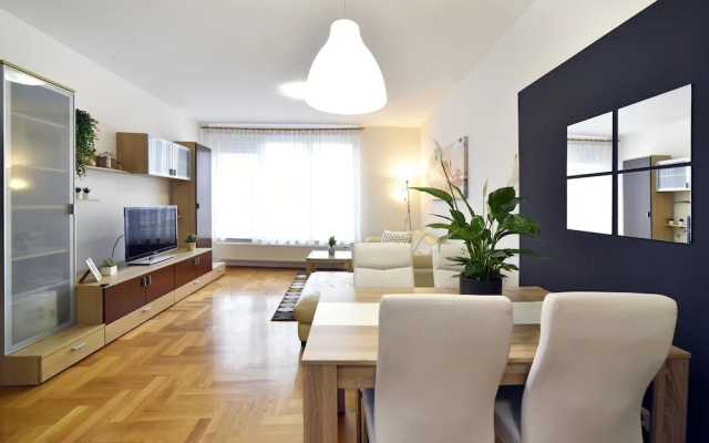 Apartment Stadium