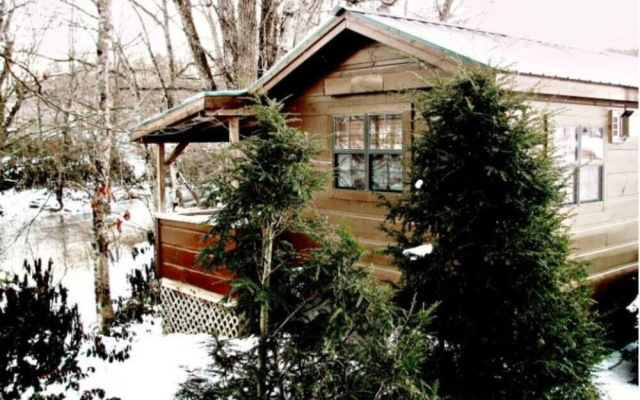 Linville River Log Cabins