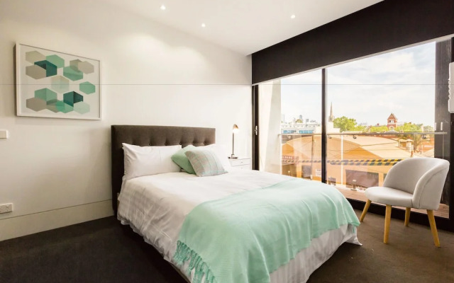 RENEE, 4BDR North Melbourne House