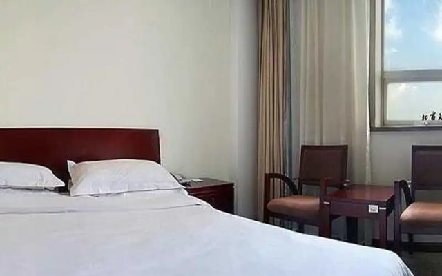 Rich Hotel