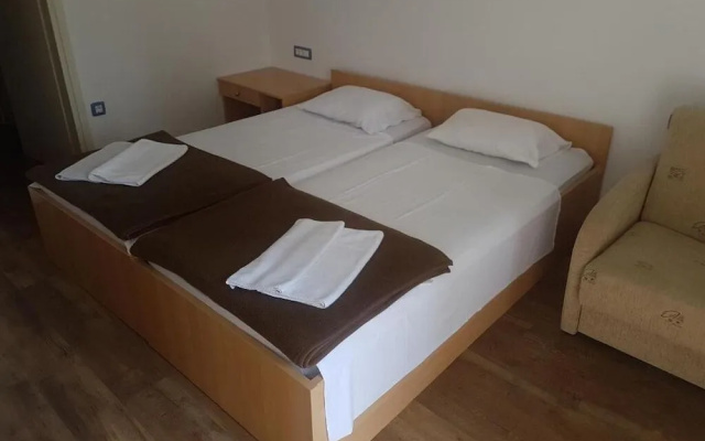 Hostel Erks