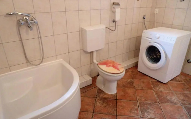 Kamena kuća Roko