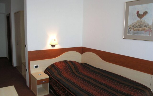 Hotel Krek in Radovljica, Slovenia from 176$, photos, reviews - zenhotels.com guestroom