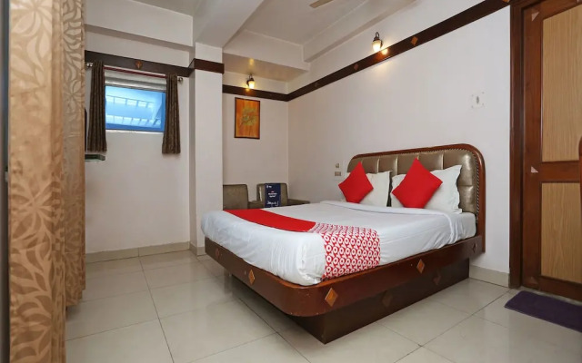 OYO 7838 Amrit Regency