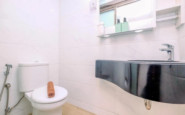 Modern Look And Comfy Studio At Sky House Bsd Apartment