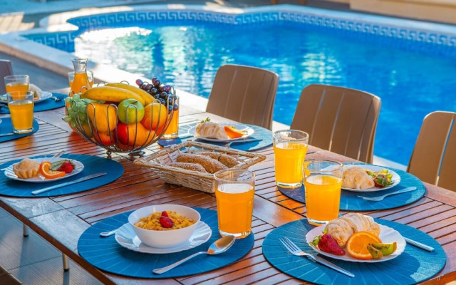 Villa Royal Sandals