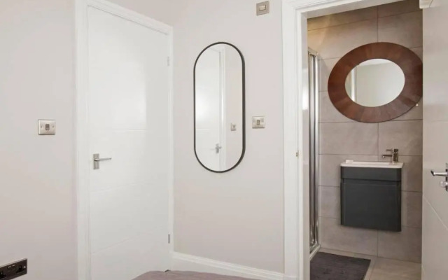 Blackbird Luxury 2 Bed Accommodation Room 7