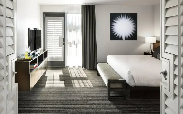 Graduate by Hilton Dallas
