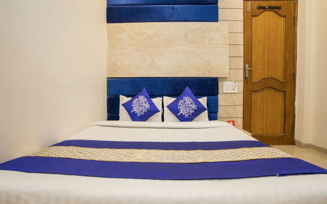 OYO 9903 Hotel Care Residency