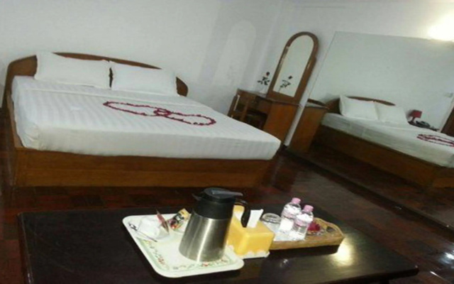 Airport Inn