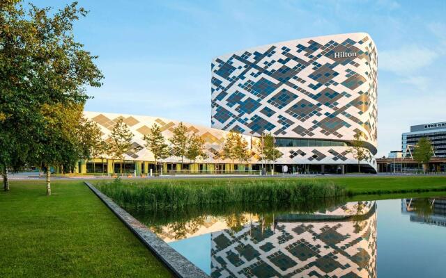 Отель Hilton Amsterdam Airport Schiphol Нидерланды, Схипхол - 1 отзыв об отеле, цены и фото номеров - забронировать отель Hilton Amsterdam Airport Schiphol онлайн приотельная территория