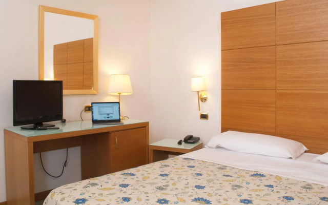 City Hotel