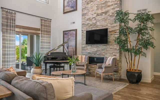 Elite Retreat #87 7 Bedroom Townhouse