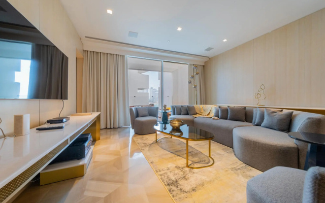 DXB - Five - 40608 - PJ