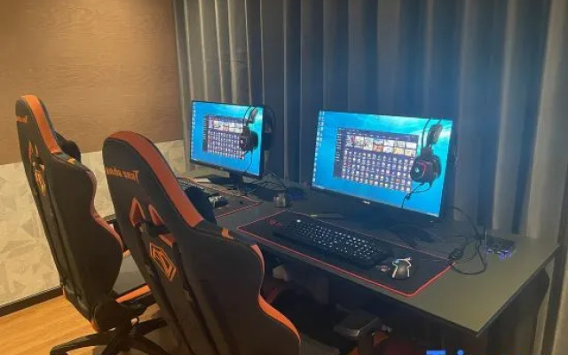 Meitu E-sports Homestay (Yulin Darunfa Convention and Exhibition Center)