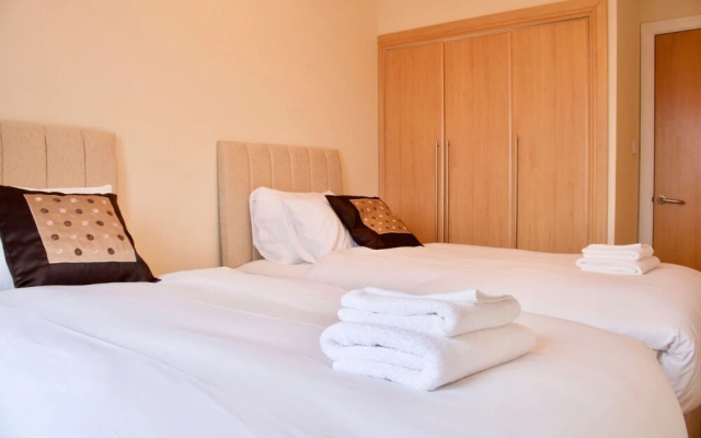 3 Bedroom Duplex Apartment In Edinburgh