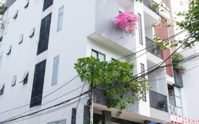 2 beds near the beach & Dragon Bridge- 201