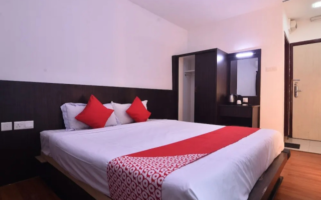 OYO 43960 Laksamana Executive & Boutique Hotel