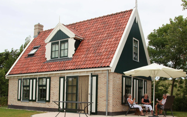 Nice villa with garden, close to the Wadden Sea