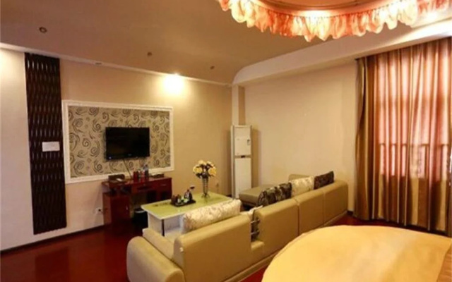 Yarisha Holiday Hotel - Mianyan