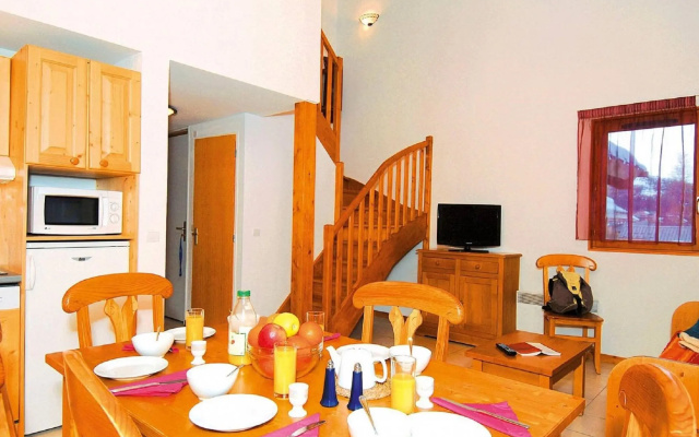 Wooden apartment in family friendly and sunny Superdevoluy