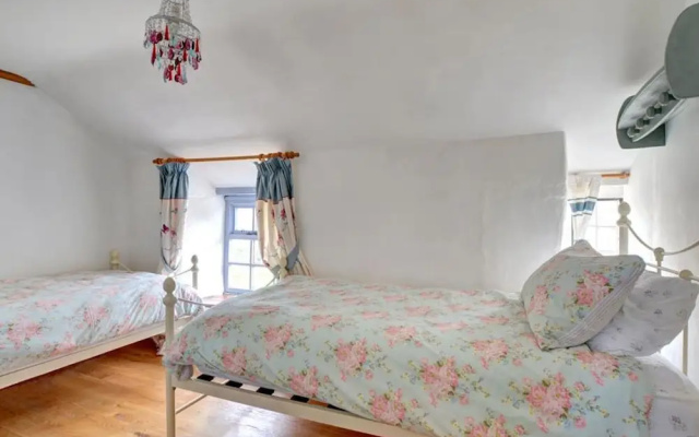 Authentic Holiday Home in Penrose near Beach