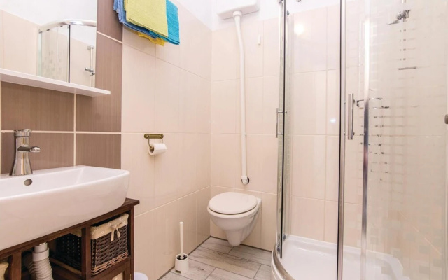 Beautiful Apartment in Maslenica With 1 Bedrooms and Wifi
