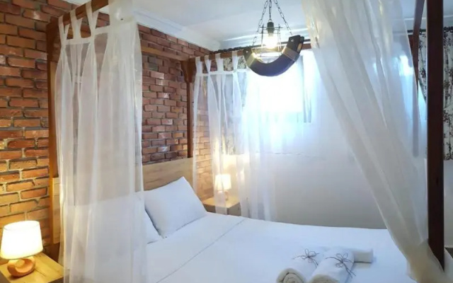 Adayel Otel & Bağ Evi