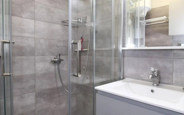 Appartement Balaruc-les-Bains, 1 pièce, 2 personnes - FR-1-553-110