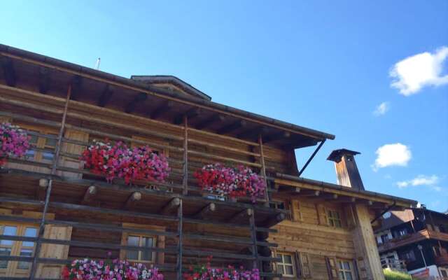 Hotel Garni Plueme Саурис вид на фасад