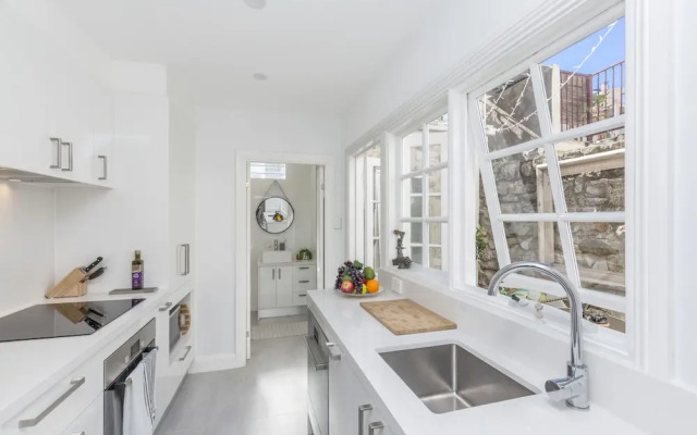 19th Century Sydney 2 Storey Cottage