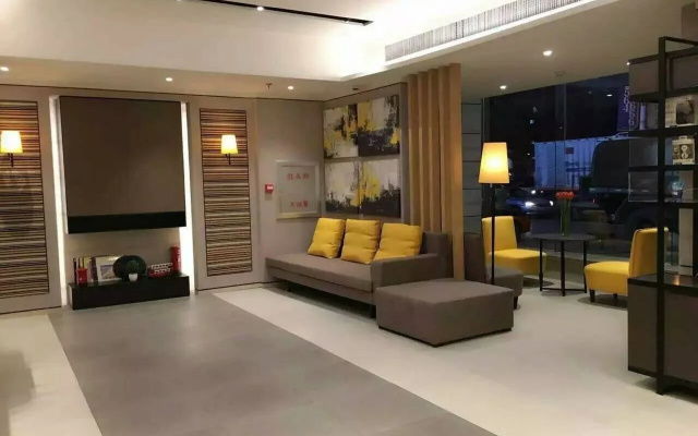 Homeinn Plus Hotel (Shenyang Railway Station East Square Subway Station)