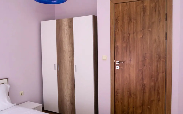 FM Premium 1-BDR Apartment with Parking Spot