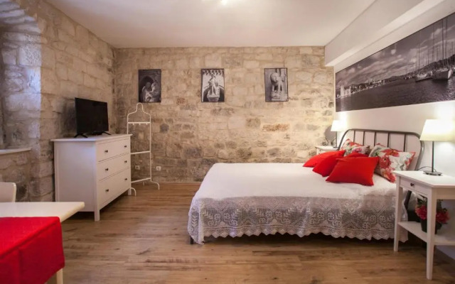 Apartment and Room Ursa