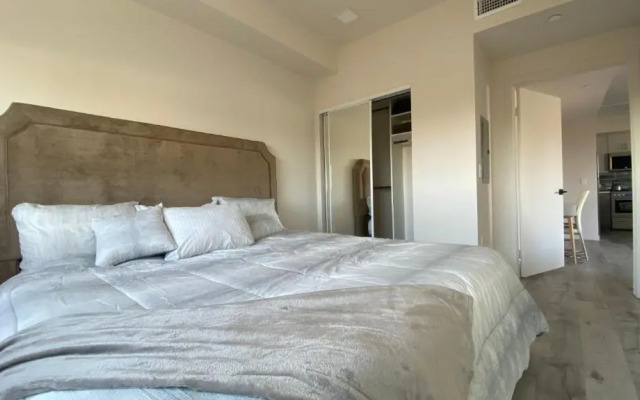Gorgeous View 2bd 2ba Apartment in Hollywood