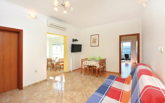 Amazing Home in Lokva Rogoznica With Wifi and 3 Bedrooms